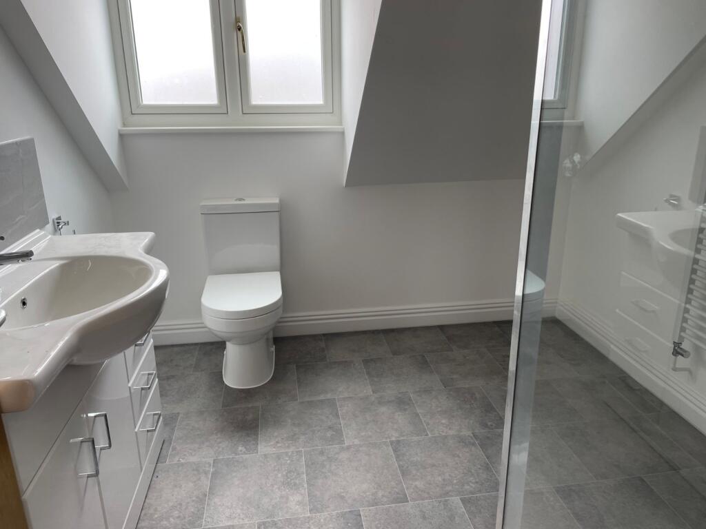 Room 6, 31A Warwick Street, Worthing, West Sussex, BN11 - View 3