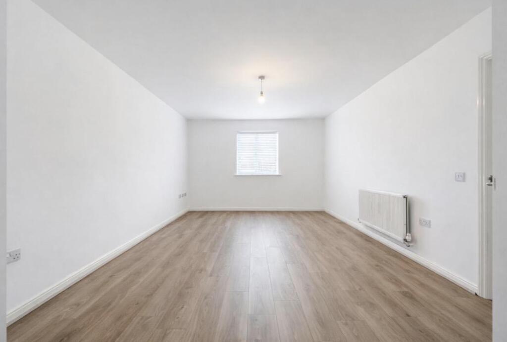 Apartment in Swindon - View 4