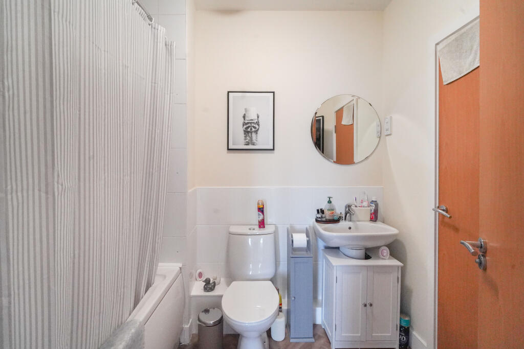 Apartment in Warrington - More