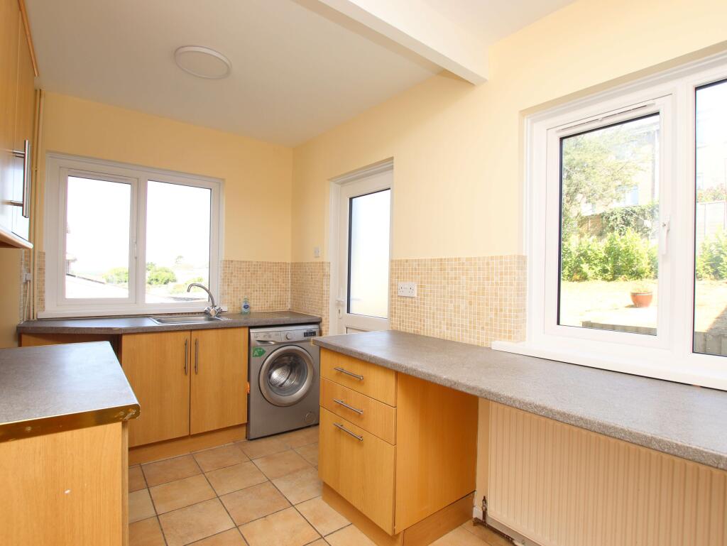 House in Rhondda Cynon Taf, Llanharan - View 4