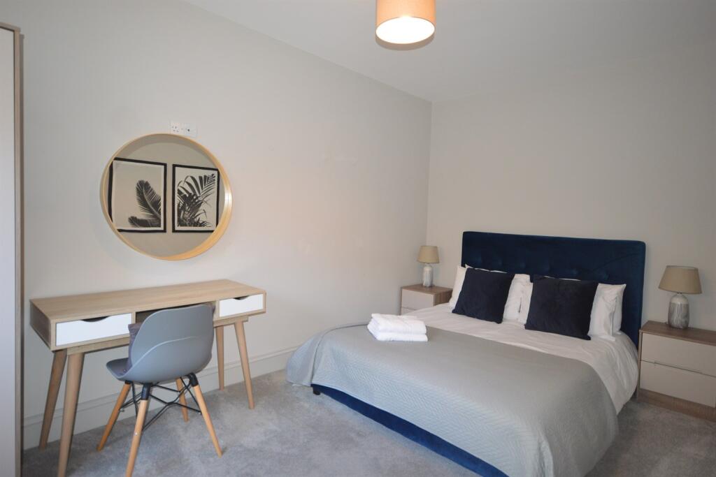 Apartment in Manchester - View 5