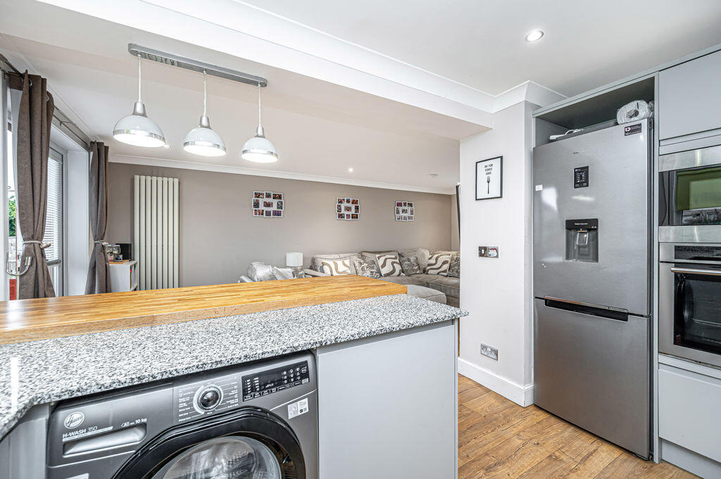 House in Kirkcaldy - More