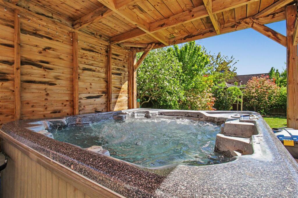 House in Desborough, North Northamptonshire - View 4