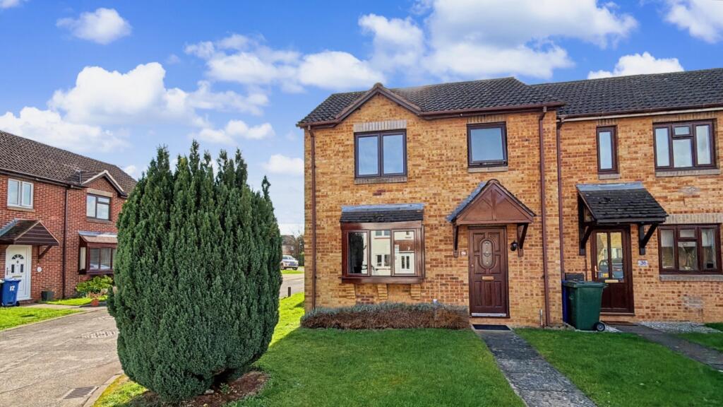3-bed terraced on Lyneham Road, Bicester, £330,000