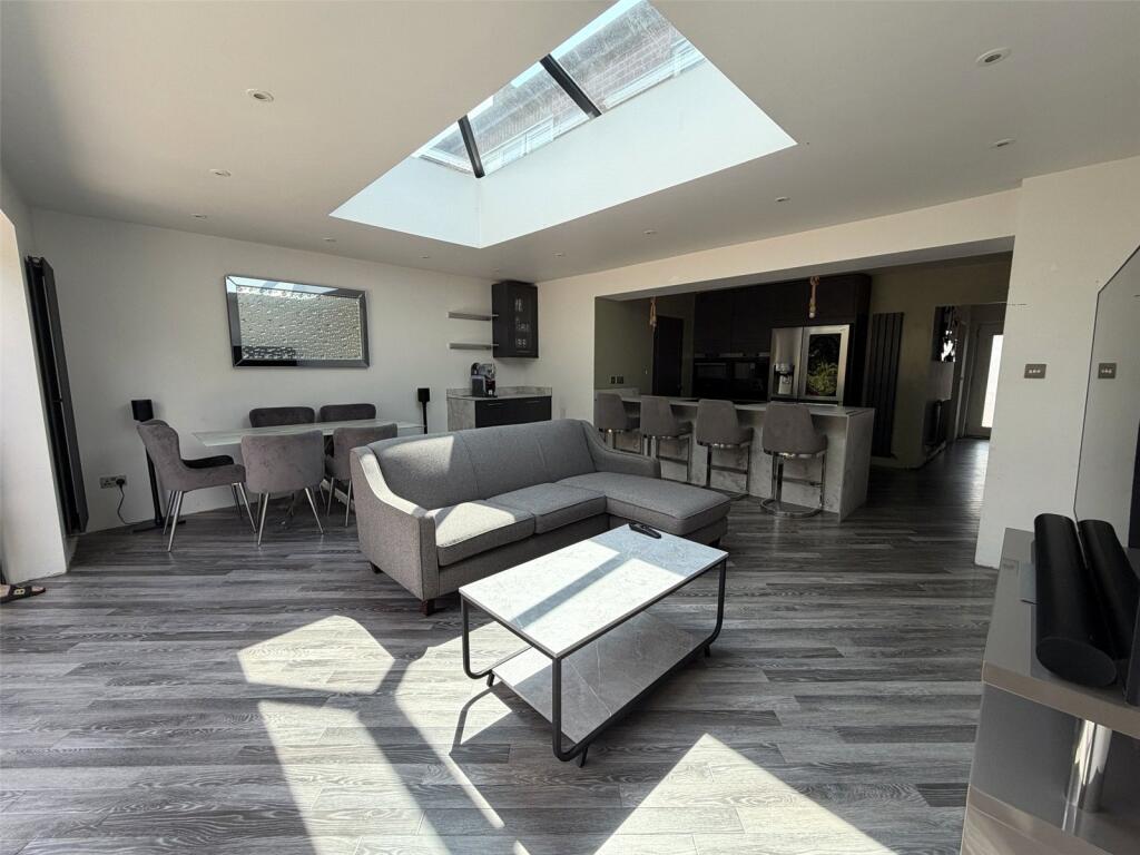 House in Kingsbury - View 3