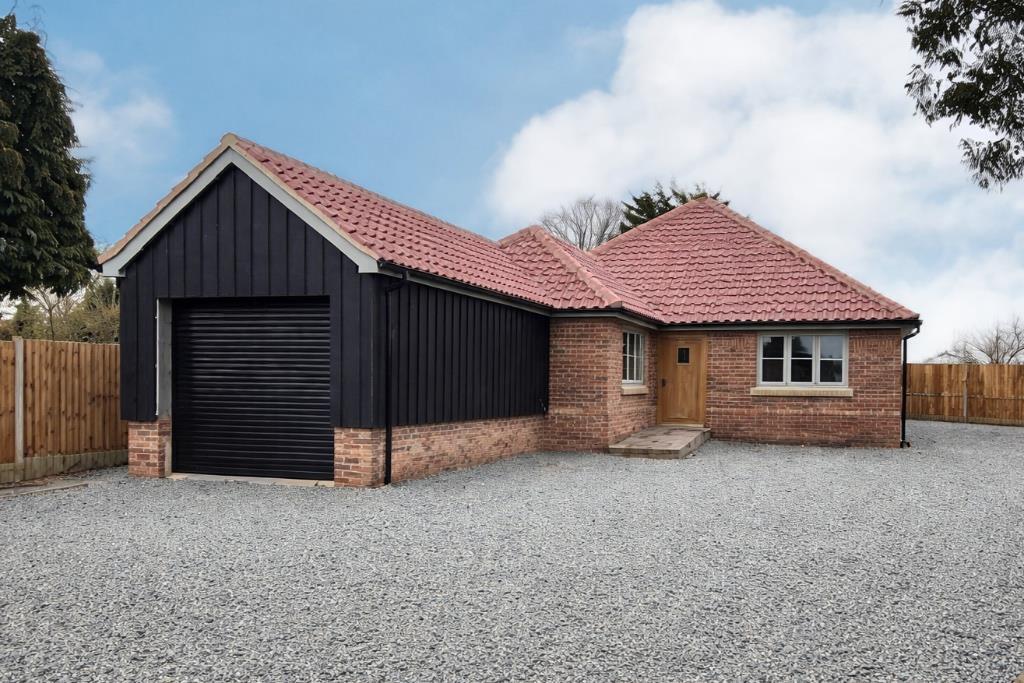 3-bed detached on Lowestoft, NR32, £430,000