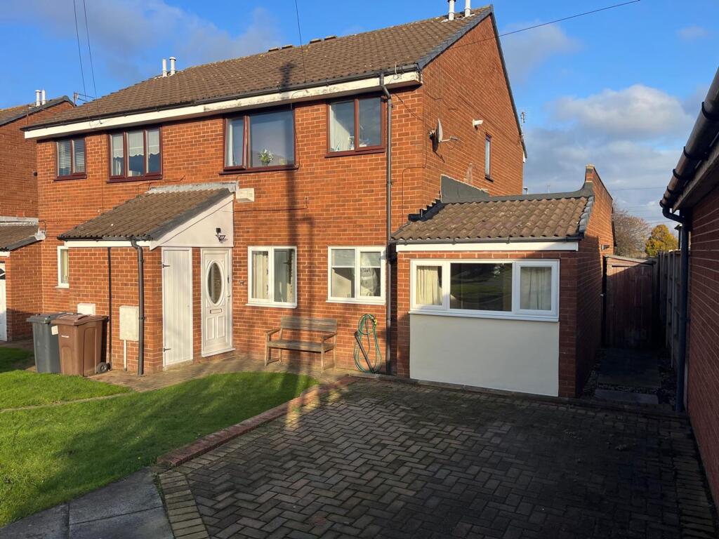 2-bed flat on Hermes Close, Bootle, L30, £88,000