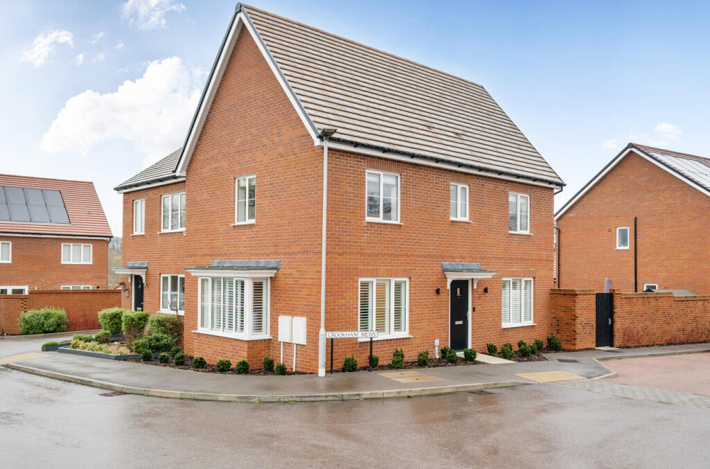 Main image of property: Crookham Mews, Binfield, Bracknell, Berkshire, RG42