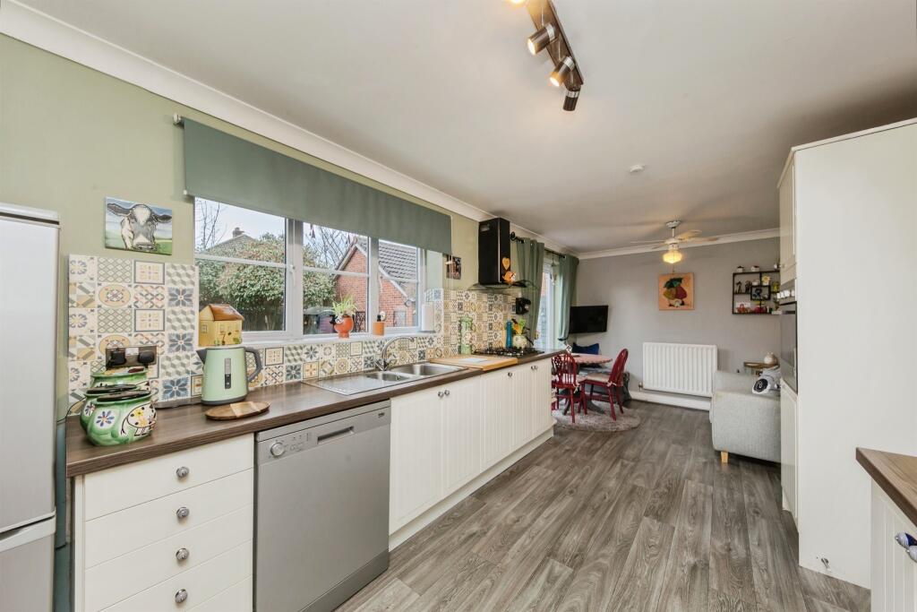 Pinewood Road, Winsford photo 4