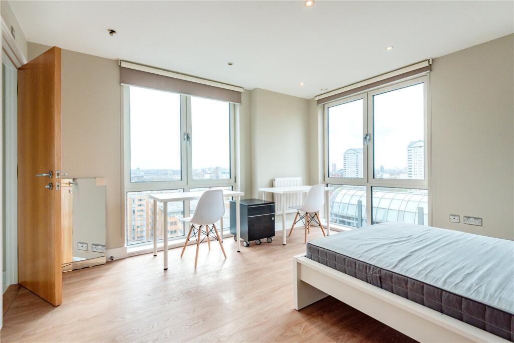 Apartment in London - View 5