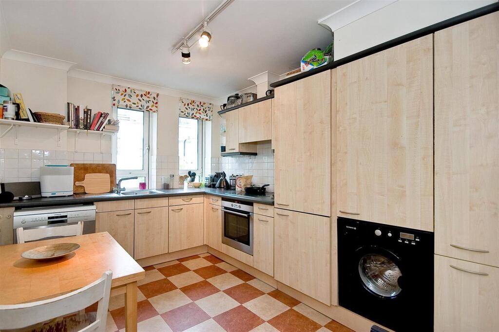 Apartment in London - View 3