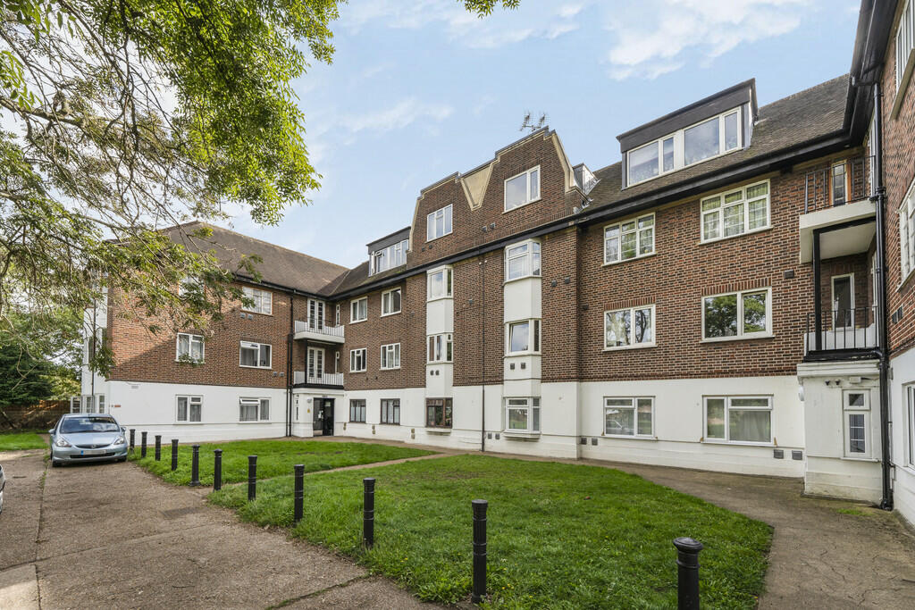 Great West Road, Isleworth photo 3