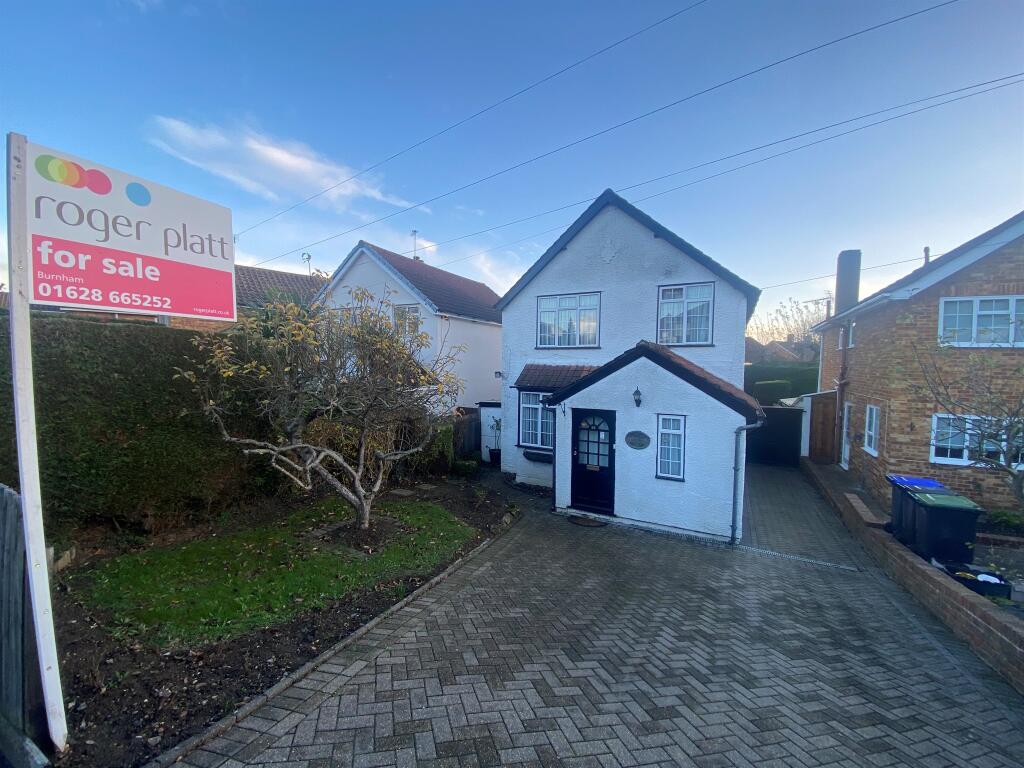 3-bed detached on Stomp Road, Burnham, Slough, £500,000