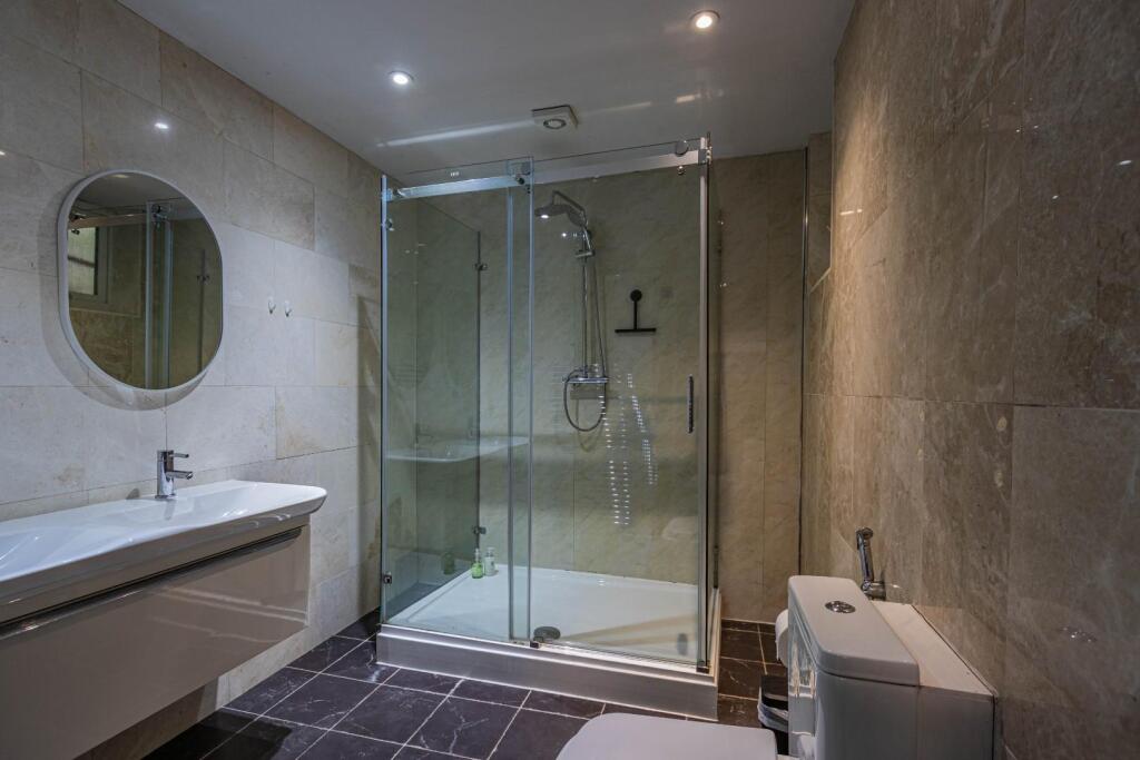 Apartment in Bristol, Clifton Village, Clifton - More