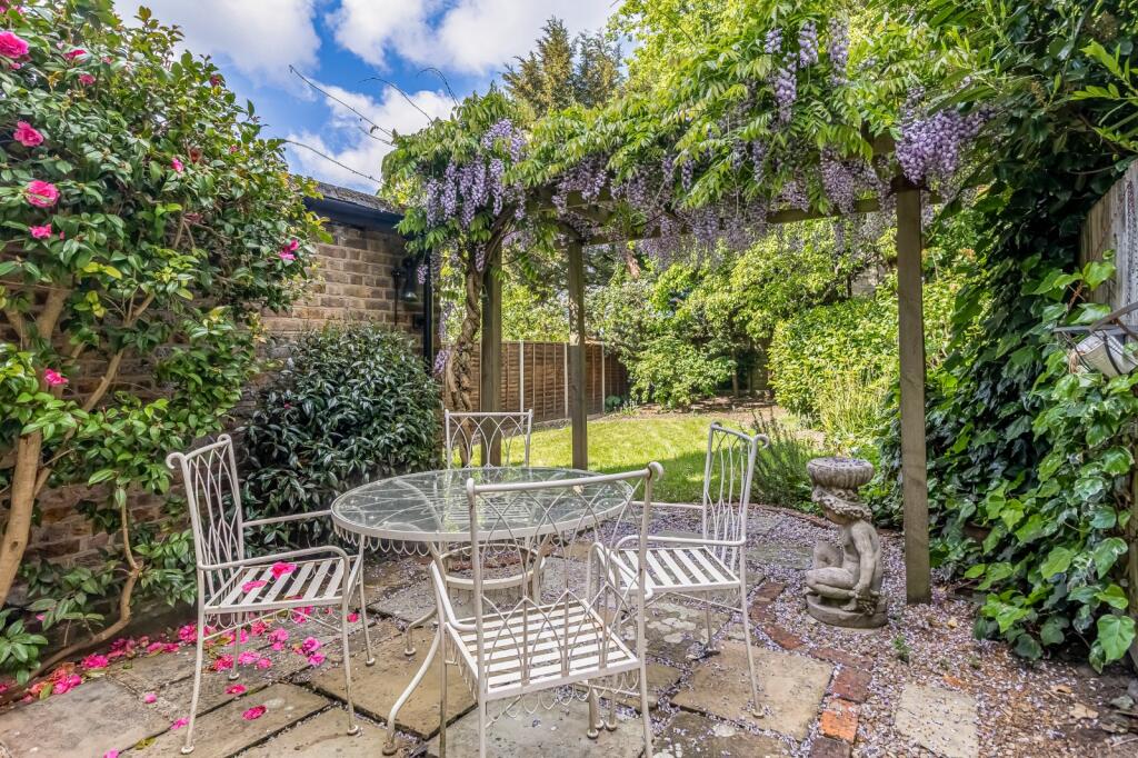 House in London, Fortis Green, Muswell Hill - View 3