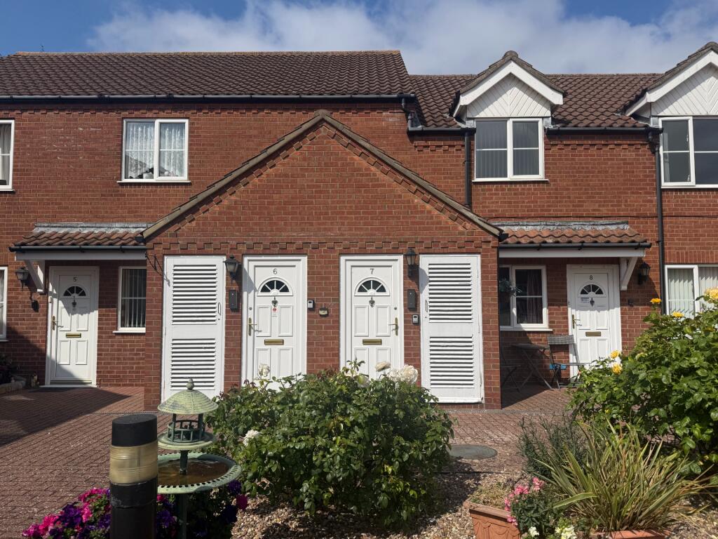 Main image of property: Sutton Court, Skegness, PE25