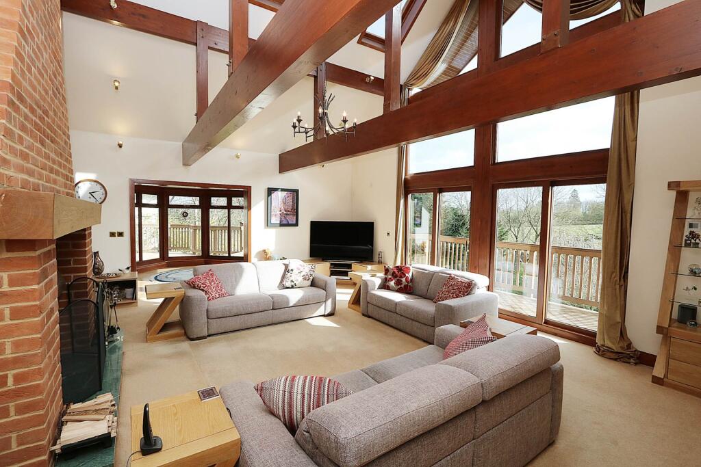 Pangbourne - Walk to village shops, amenities & train station to London photo 2