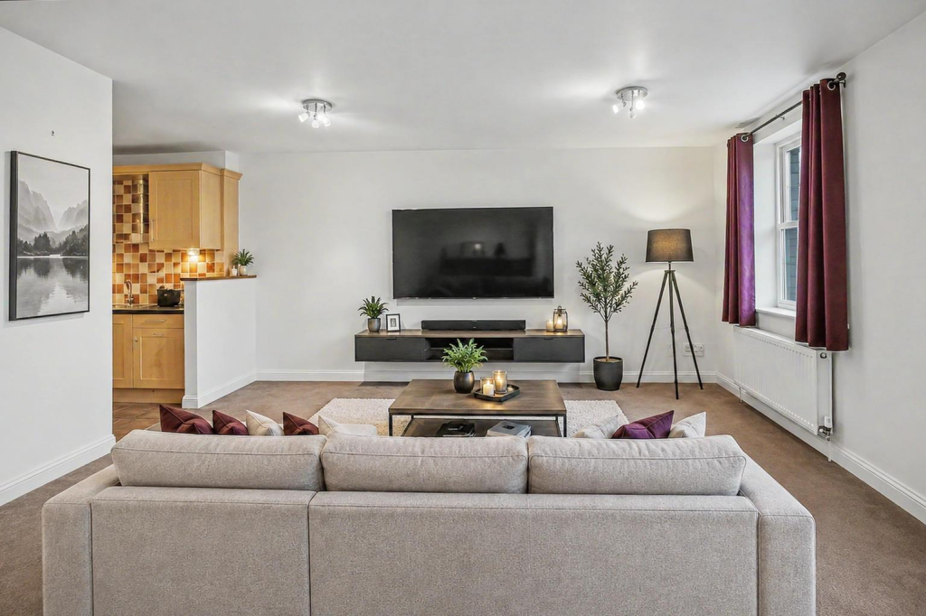Apartment in Rothwell, North Northamptonshire - View 2