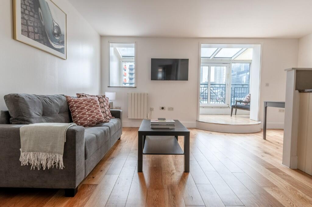 Main image of property: Pepper Street, London, E14