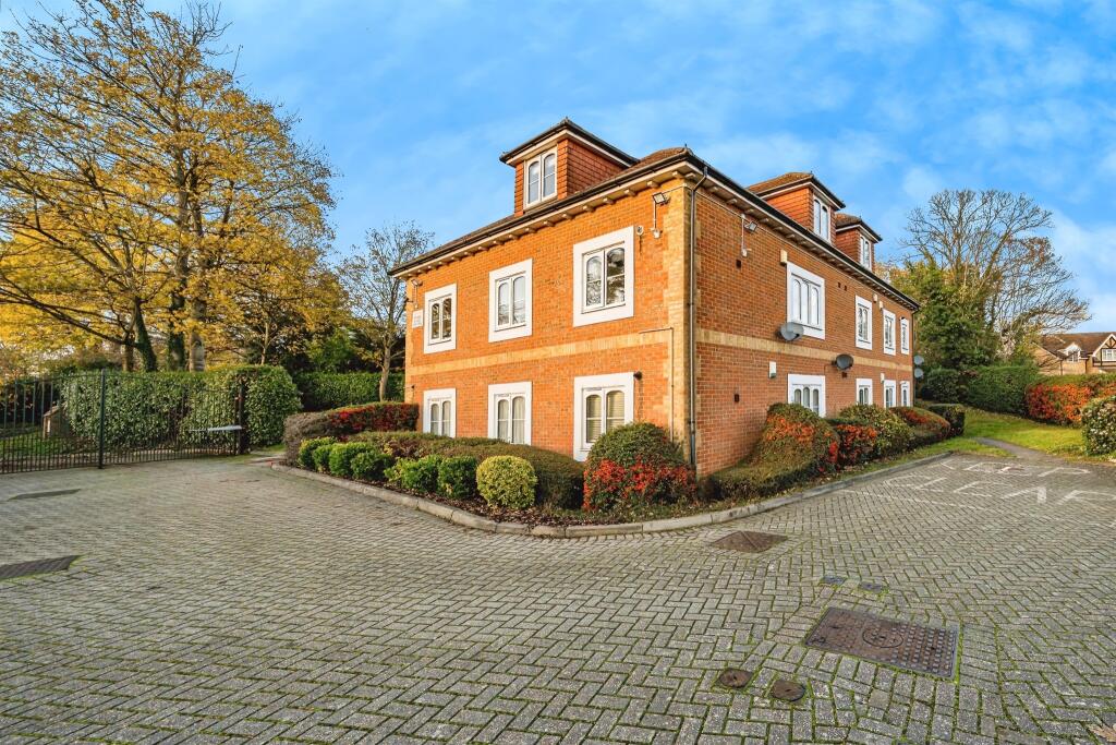 Main image of property: Windsor Lane, Burnham, Slough