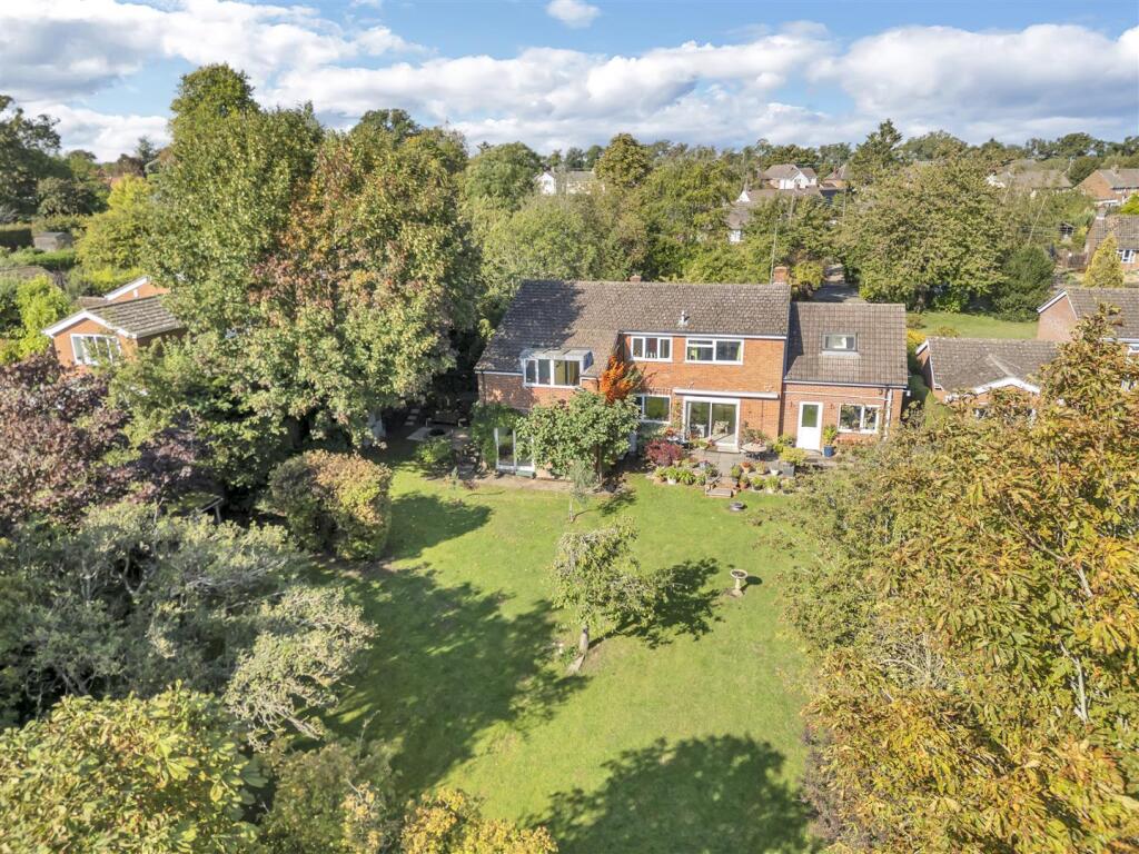 Farrows Close, Chevington, Bury St. Edmunds
