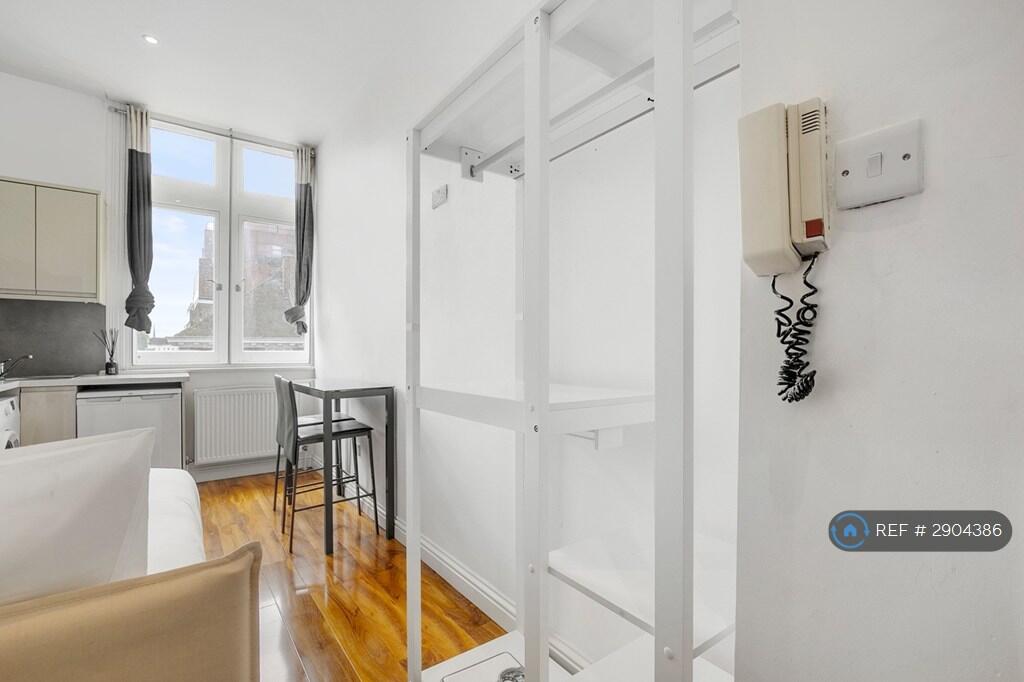 Studio flat for rent
