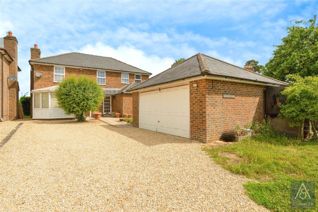 3-bed detached on Newton Purcell, Buckingham, Oxfordshire, £550,000