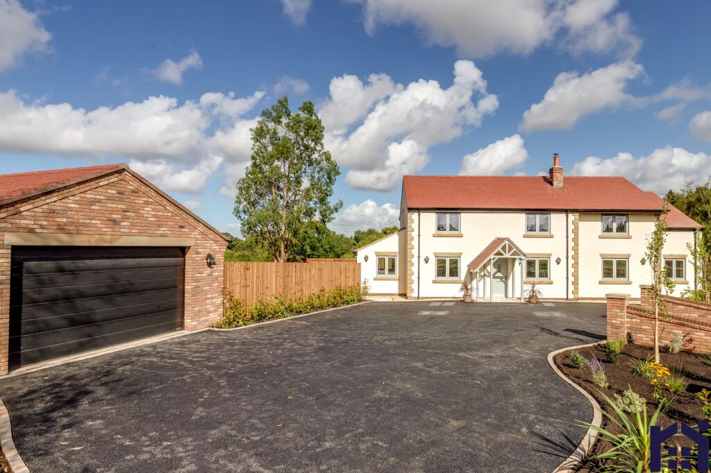 4-bed detached on Bluestone Lane, Mawdesley, L40 2RG, £925,000