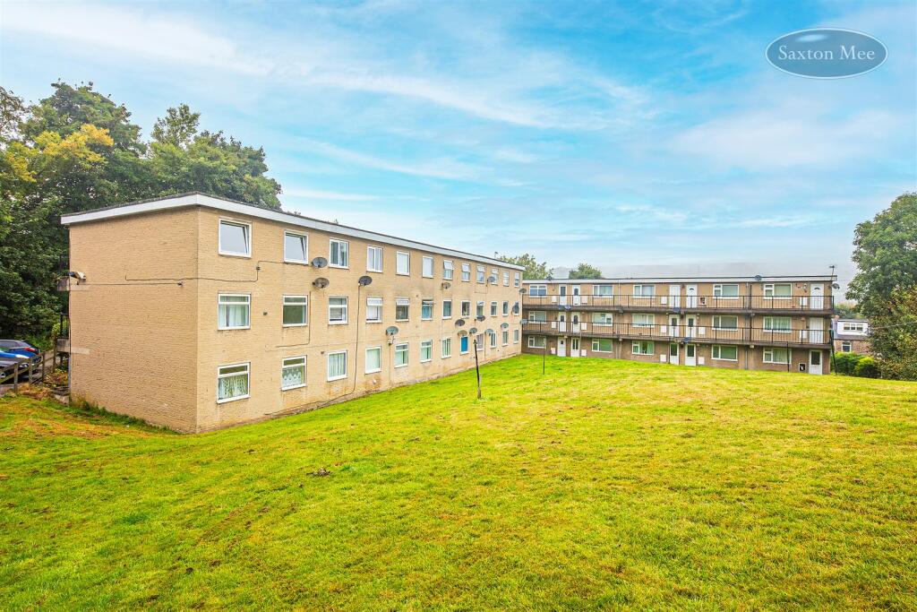 1-bed flat on The Greenway, Carr Road, Deepcar, Sheffield, £55,000