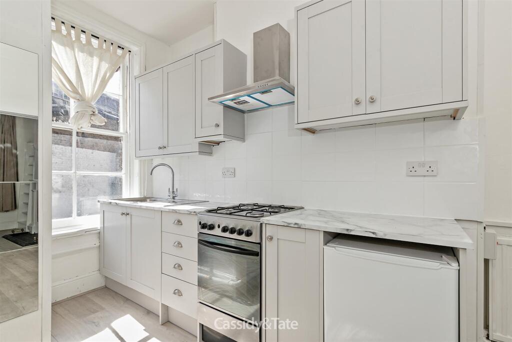 Apartment in London - View 3
