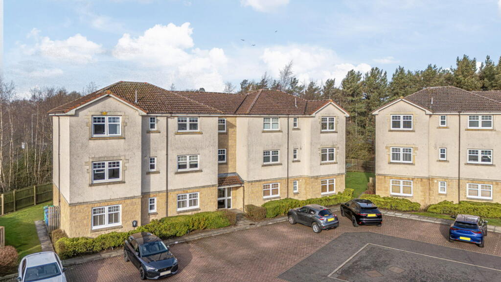 2-bed flat on Corthan Court, Thornton, Kirkcaldy, KY1 4BS, £145,000