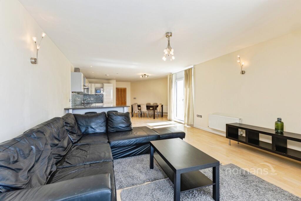 Apartment in Reading - View 5