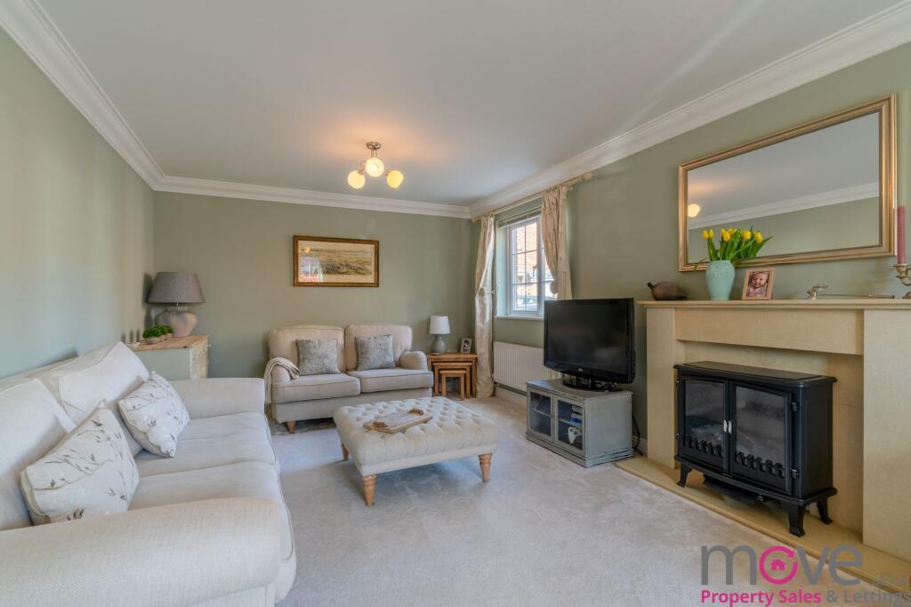 4-bed house on Coltishall Close, Quedgeley, GL2, £390,000