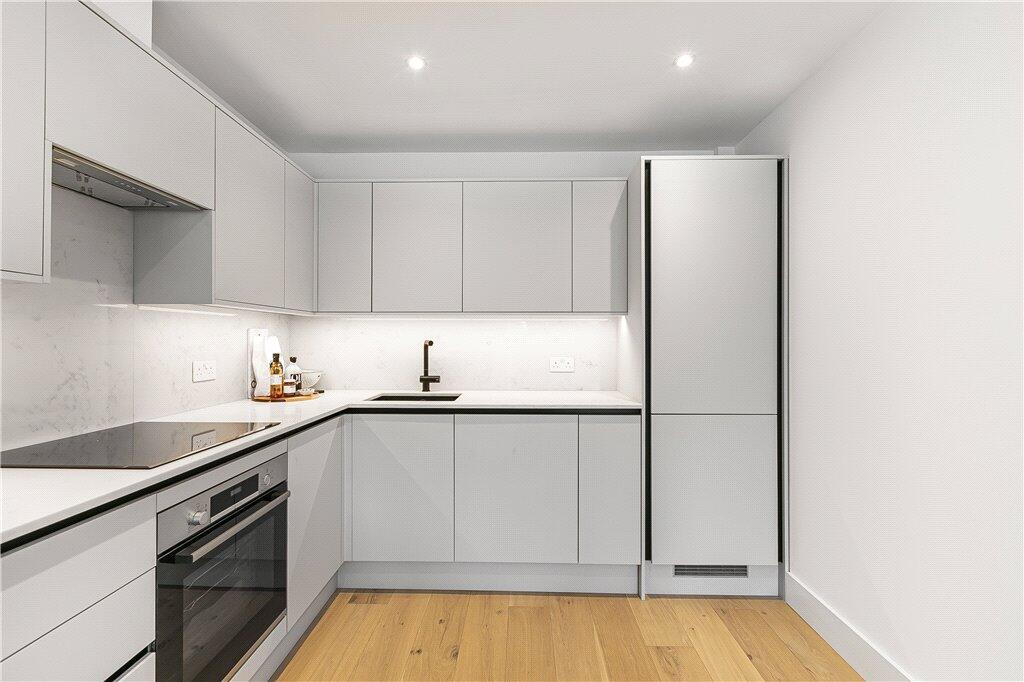 Apartment in London - More
