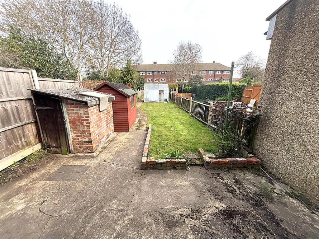 House in London - View 2