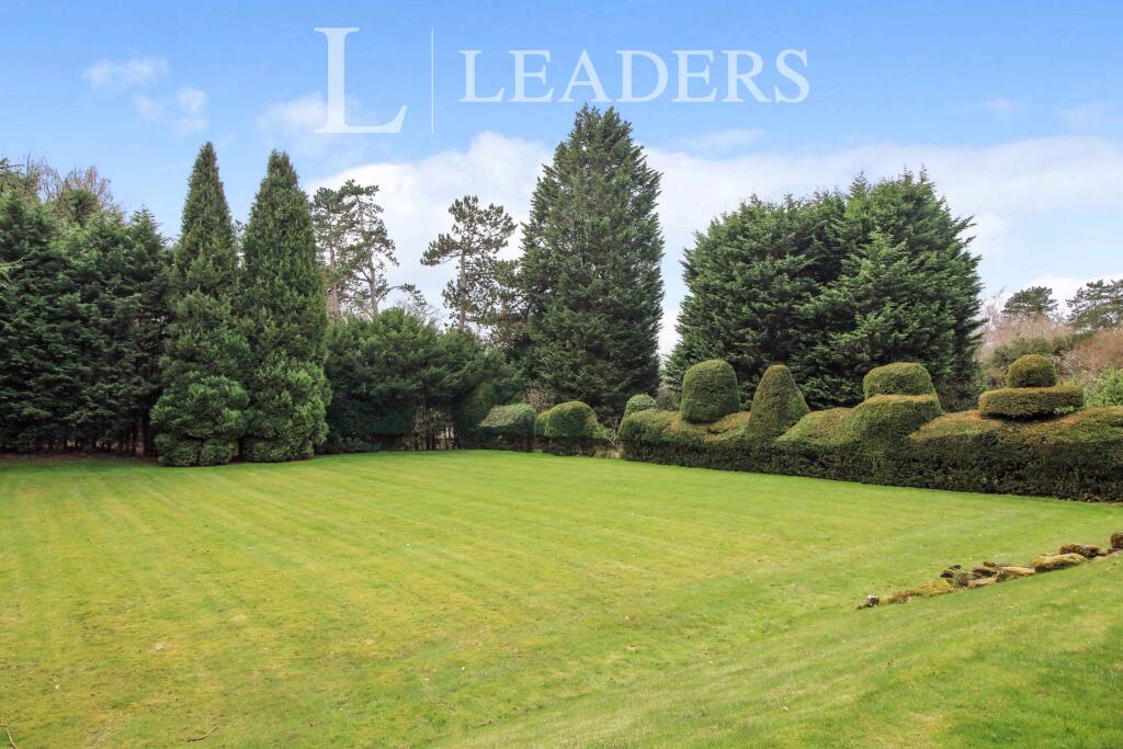 Main image of property: Stretton Croft, 54 Brookhouse Road, Barnt Green, B45