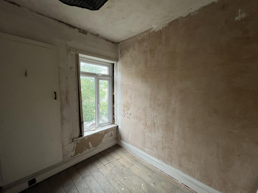 12 Lindley Road, Bradford, West Yorkshire BD5 7PD photo 5