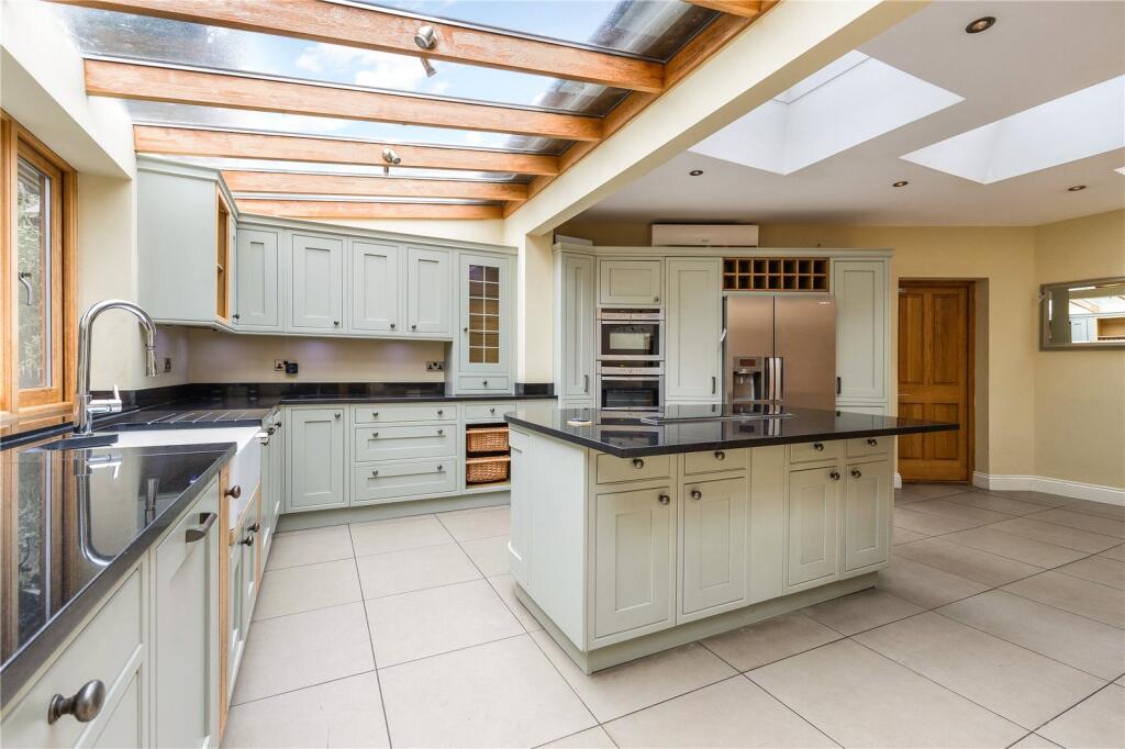 Oak Lodge Drive, Redhill, Surrey, RH1 photo 3