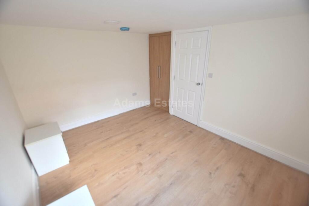 Apartment in Reading - View 3