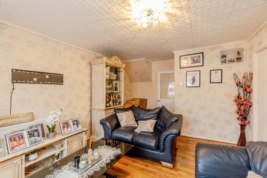 Apartment in Bristol, Repton Grange, Brentry - View 2