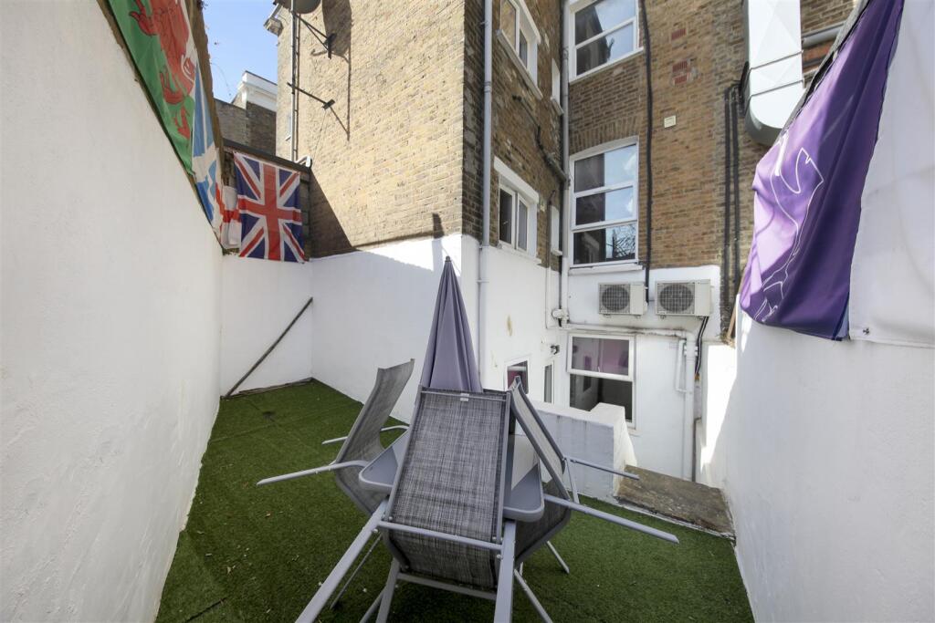 Apartment in London, Kensal Town, Maida Hill - View 4