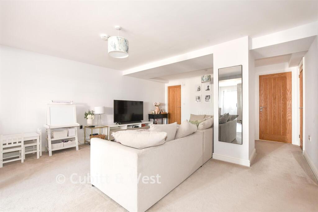 Apartment in Redhill - View 4