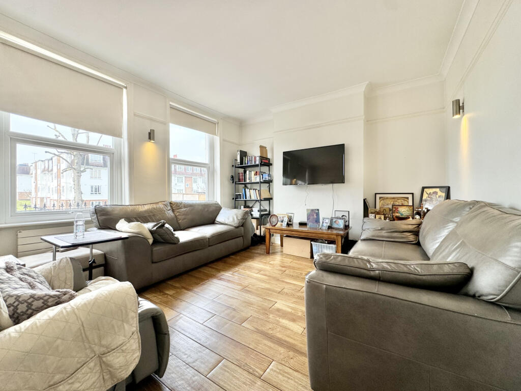 Main image of property: Eversley Park Road, Winchmore Hill, N21