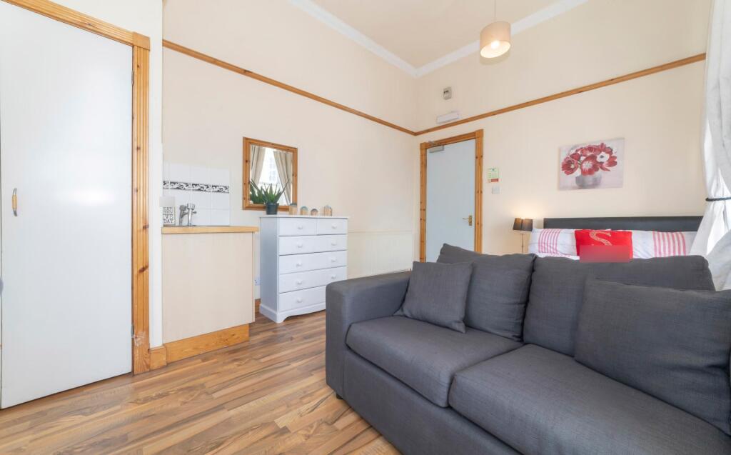 Apartment in Glasgow - View 2