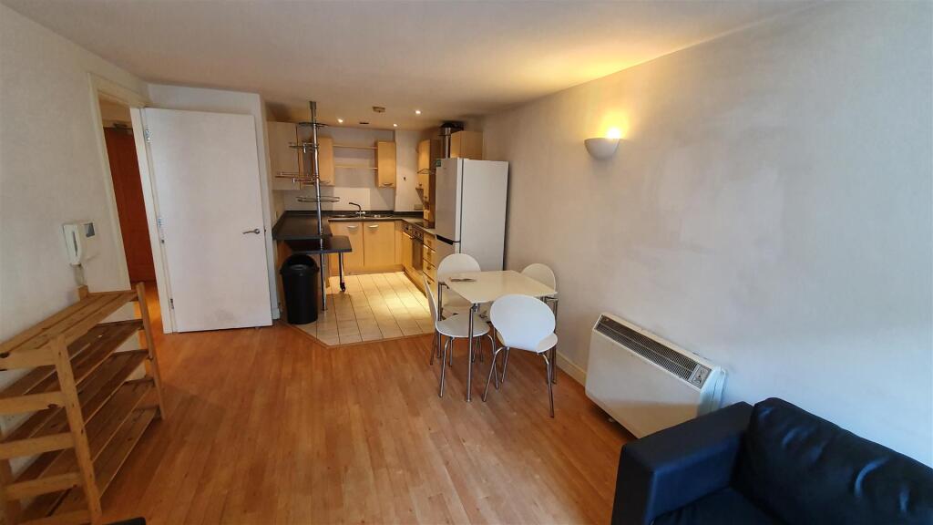 Apartment in Manchester - View 5