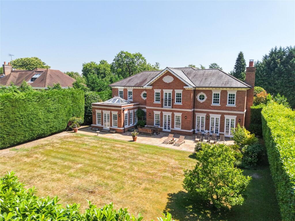House in Elmbridge, Surrey - View 2