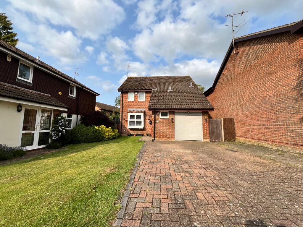 4-bed detached on Evergreen Way, Luton, LU3 4AL, £450,000