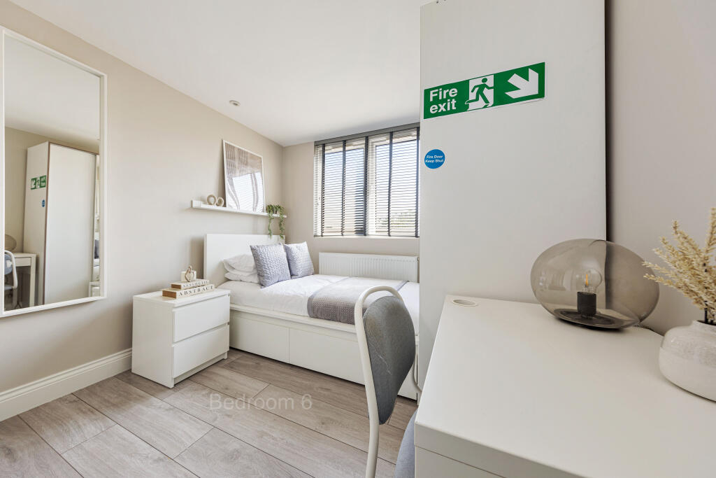 Main image of property: Room 3 21 Grant Road