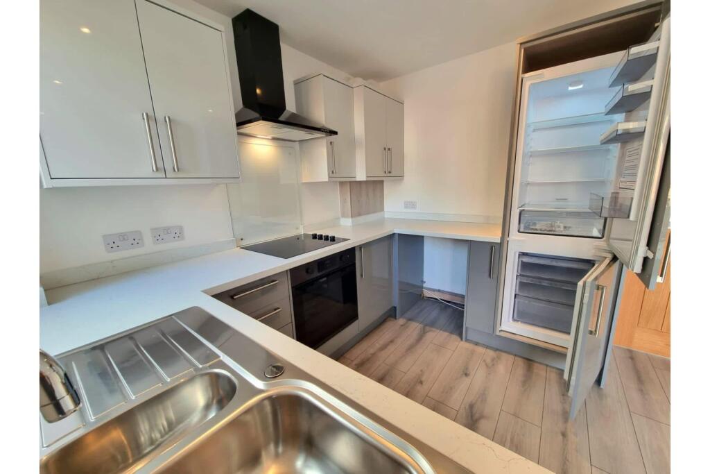 Cross Street, Huntingdon, PE29 photo 2