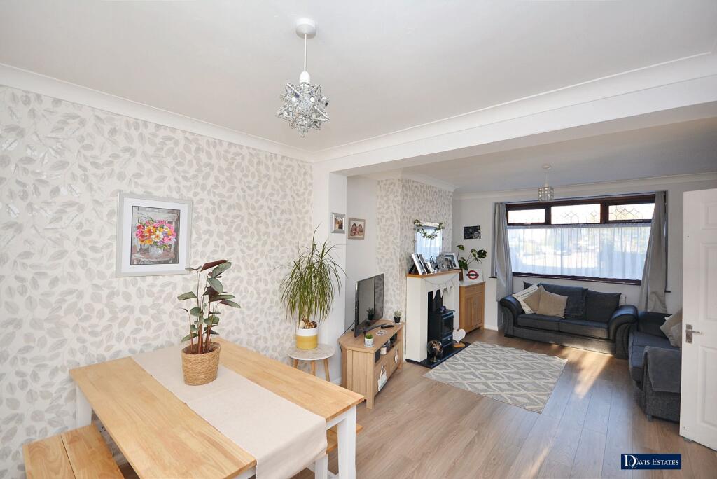 Orchard Avenue, Rainham, RM13 - View 5